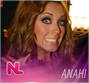 Dos Hogares: Anahi