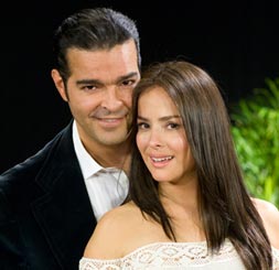 Que Bonito Amor: Pablo Montero y Danna Garcia