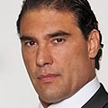 Amores Verdaderos: Eduardo Yanez