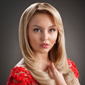 Lo Que La Vida Me Robó: Angelique Boyer